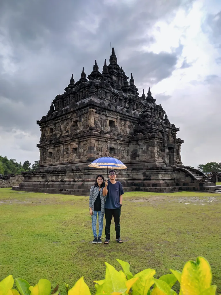 jasa foto candi plaosan, prewed jogja, couple jogja