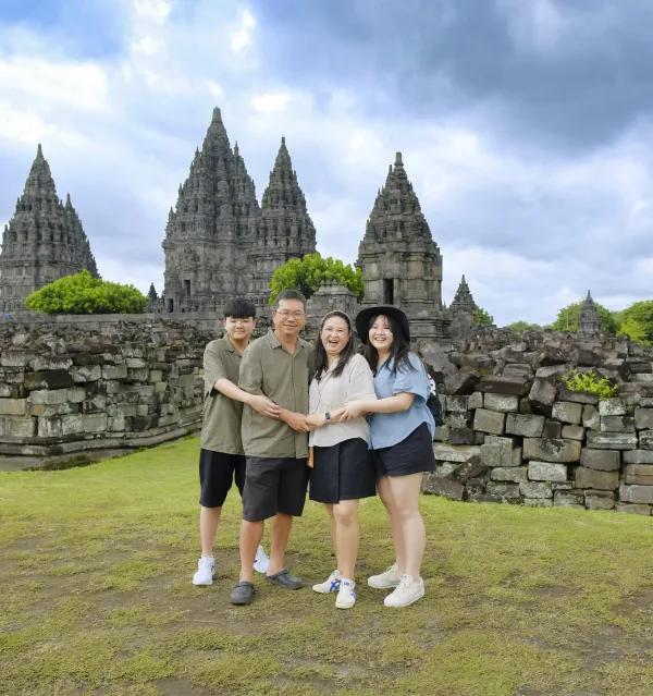 Jasa Foto Candi Prambanan fotografer jogja private trip jogja magelang