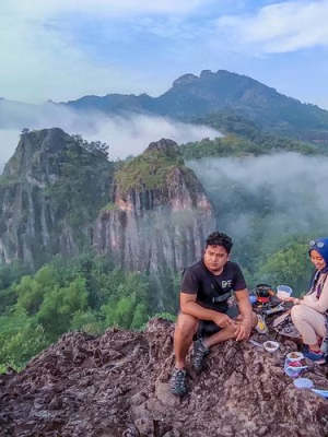 Mini tracking Gunung Sepikul dan Sunrise