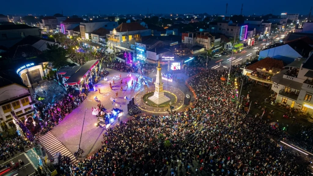 Wayang Jogja Night Carnival 2026 kembali meriah di Yogyakarta. Cek jadwal, lokasi, rute, spot terbaik, rekomendasi private trip Jogja, dan jasa foto liburan.